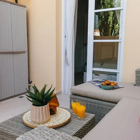 Amazing Renovated Pool View Apt, Aircon, 2 Min To Fanabe * أذيخي