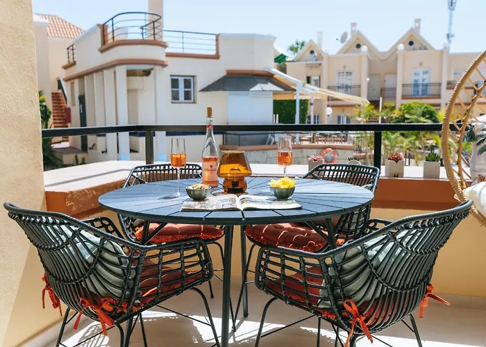 Apartmán Amazing Renovated Pool View Apt, Aircon, 2 Min To Fanabe *