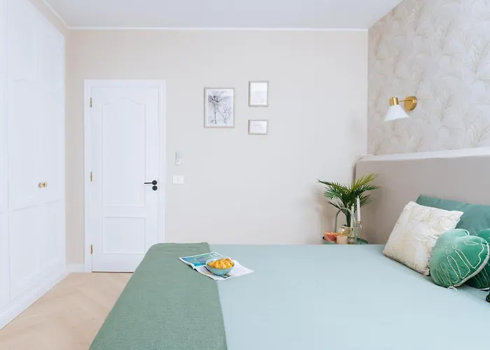 Apartman Amazing Renovated Pool View Apt, Aircon, 2 Min To Fanabe *
