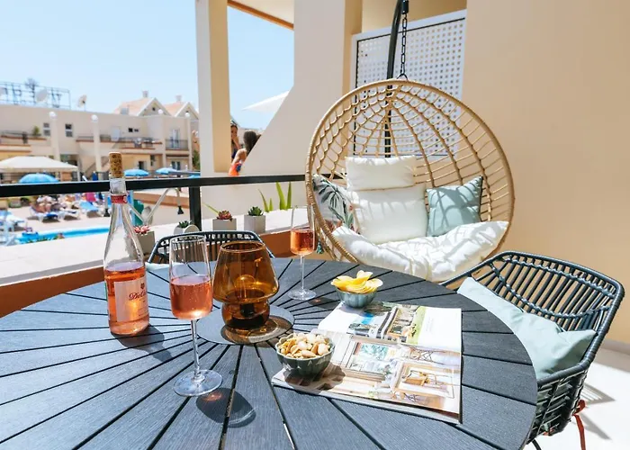 Amazing Renovated Pool View Apt, Aircon, 2 Min To Fanabe