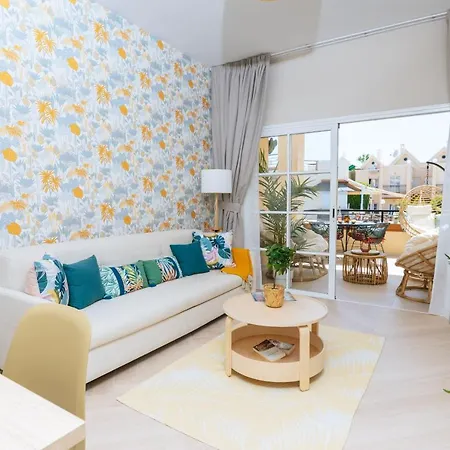 Apartmán Amazing Renovated Pool View Apt, Aircon, 2 Min To Fanabe *