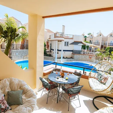 Apartmán Amazing Renovated Pool View Apt, Aircon, 2 Min To Fanabe