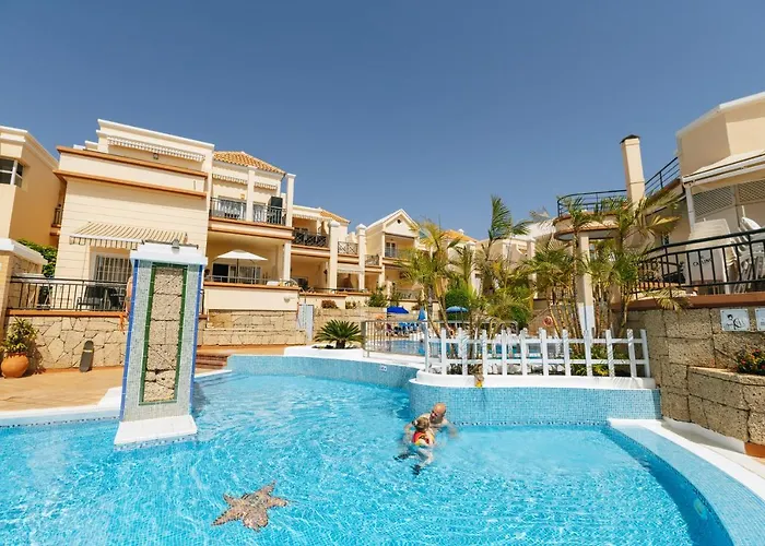 公寓 Amazing Renovated Pool View Apt, Aircon, 2 Min To Fanabe