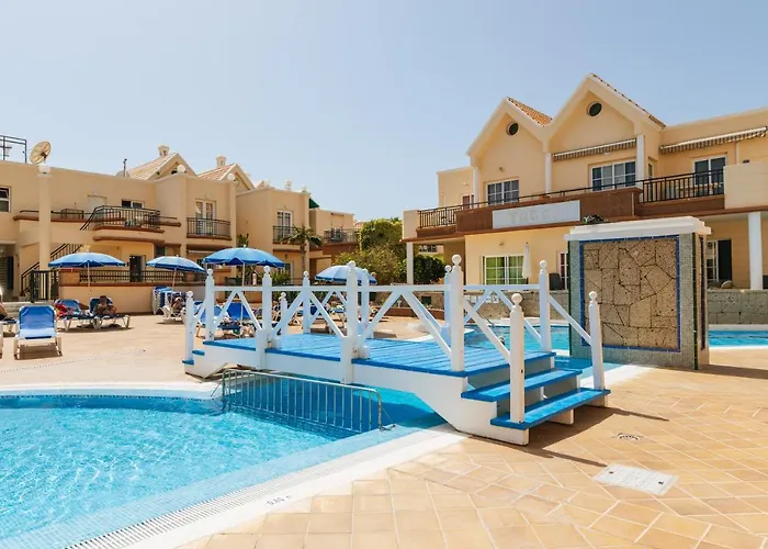 Amazing Renovated Pool View Apt, Aircon, 2 Min To Fanabe