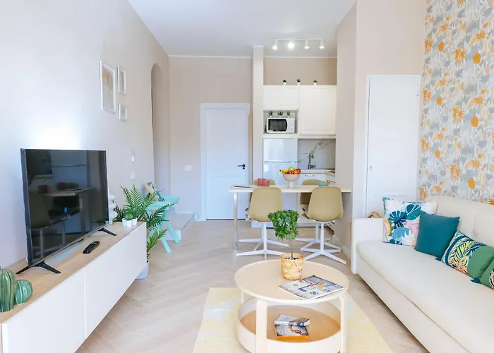 Amazing Renovated Pool View Apt, Aircon, 2 Min To Fanabe 公寓 阿德耶