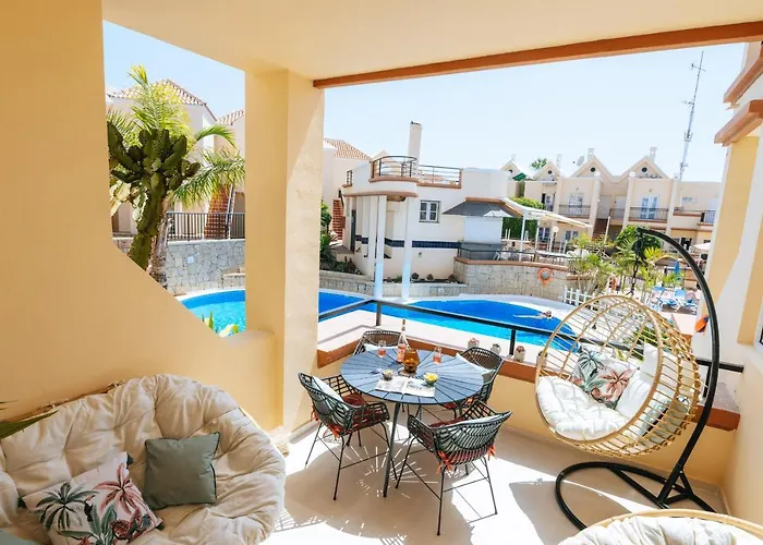 公寓 Amazing Renovated Pool View Apt, Aircon, 2 Min To Fanabe