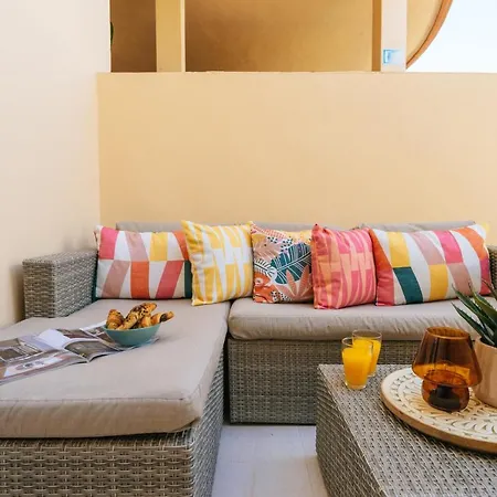 Appartement Amazing Renovated Pool View Apt, Aircon, 2 Min To Fanabe *