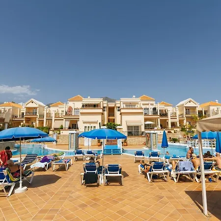 Amazing Renovated Pool View Apt, Aircon, 2 Min To Fanabe Appartement